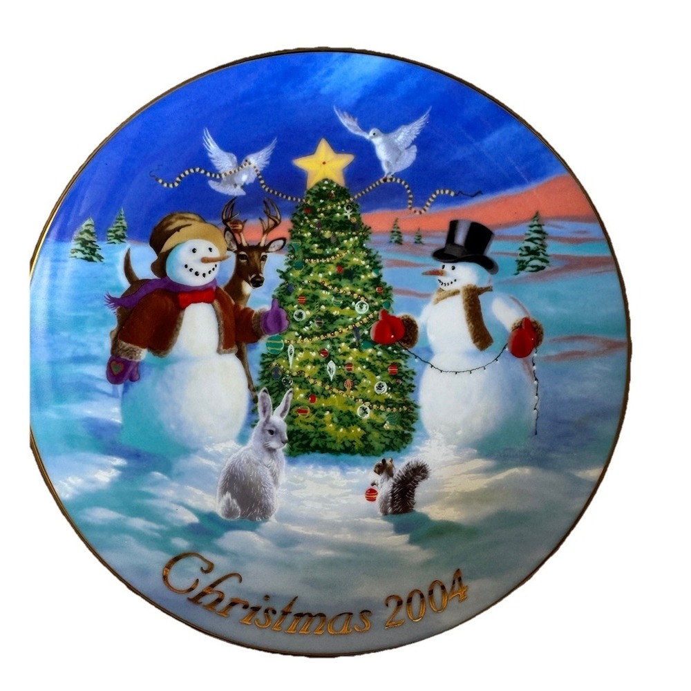 Avon 2004 Christmas Plate "Trimming the Tree with Friends" Dave Henderson